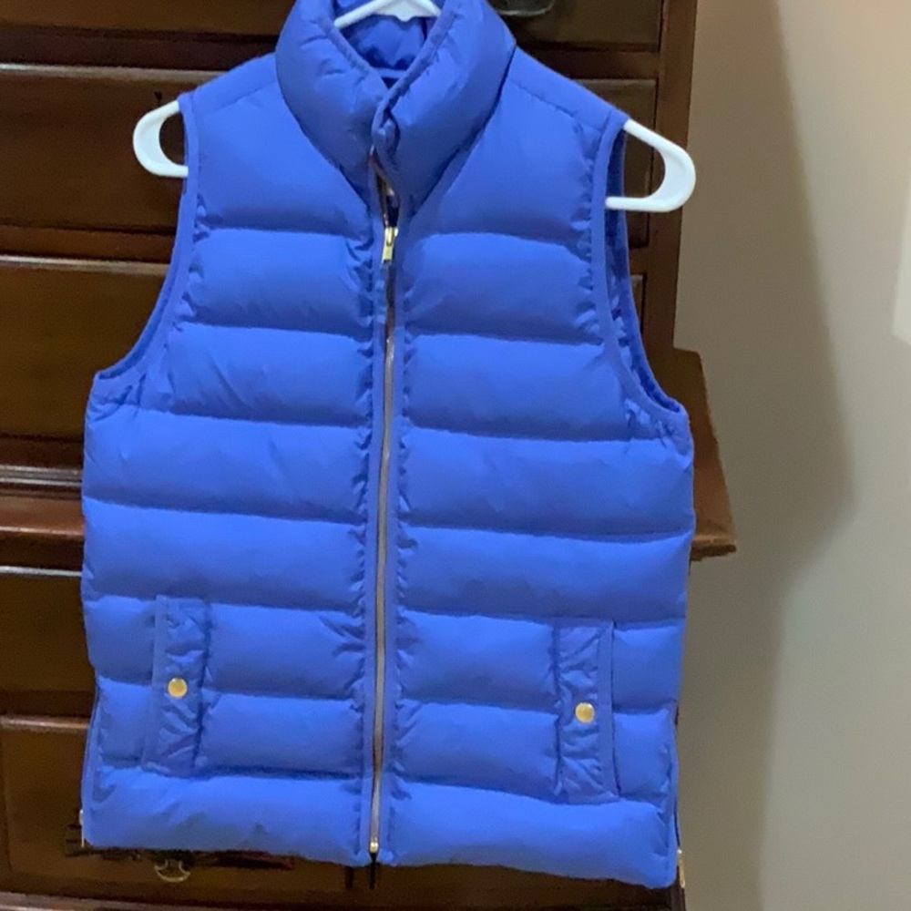 J CREW Quilted BlueVest with 2 side pockets and side zips. Like New. XS.